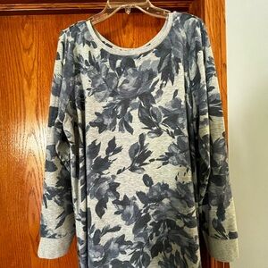 Susan Graver Blue and Gray Floral Top